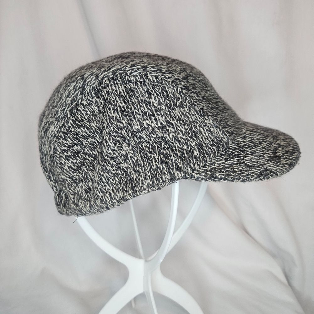 Old Navy Y2K Newsboy Cable Knit Hat GUC 19.5" Circumfrence Retail $30
